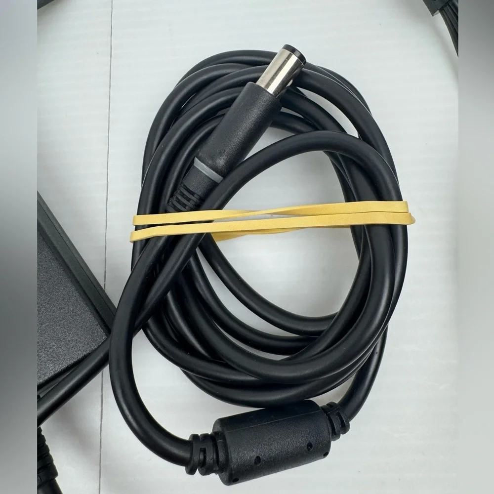 Dell Laptop AC Adapter PA-1900-28D 90W Model LA 90PE1-01 Pre- owned